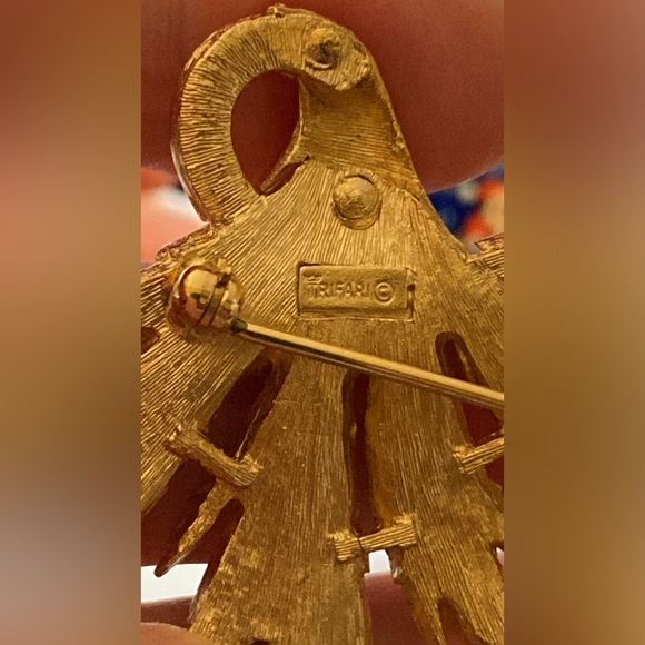 Crown Trifari Signed Leaf Pendant/Brooch & Clip On Earrings SET 50’s Vintage - Picture 5 of 12